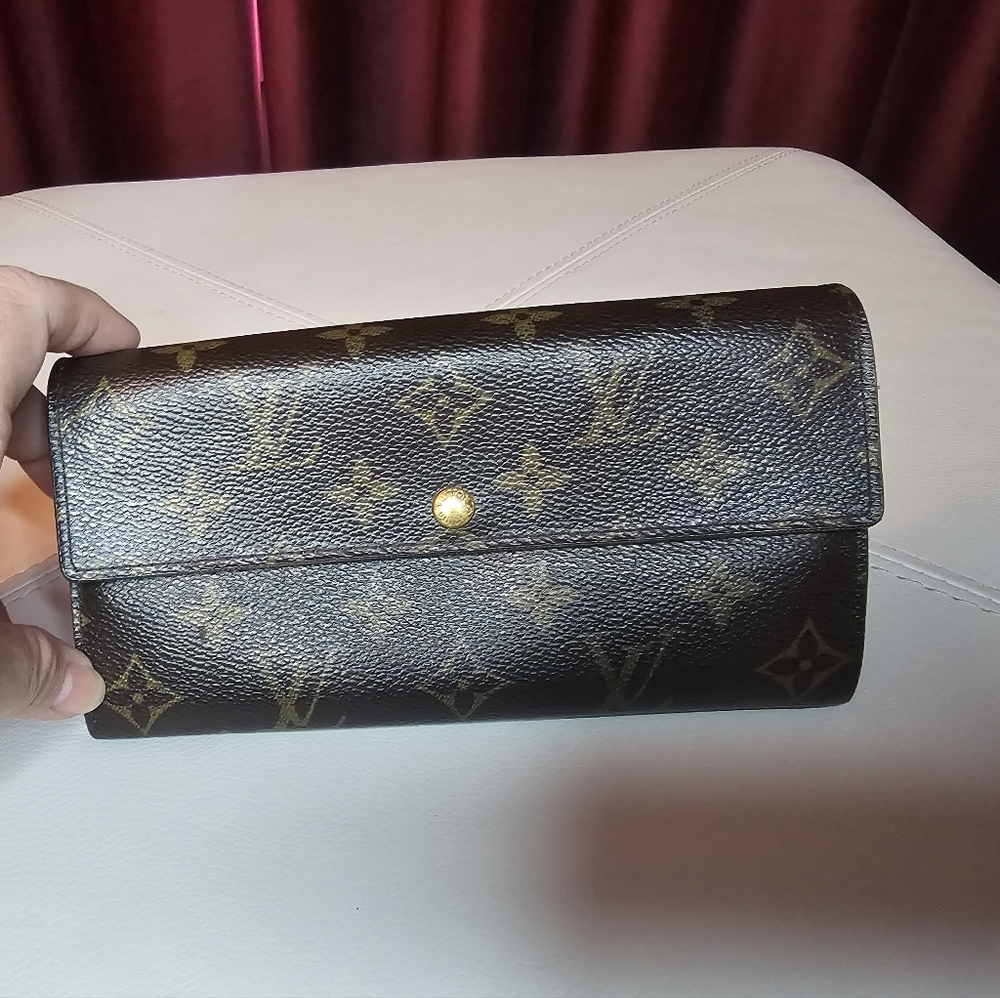 Louis Vuitton Sarah Wallet in GUC